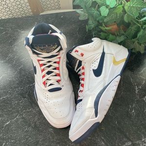 Nike Air Flight Lite Mid size 9